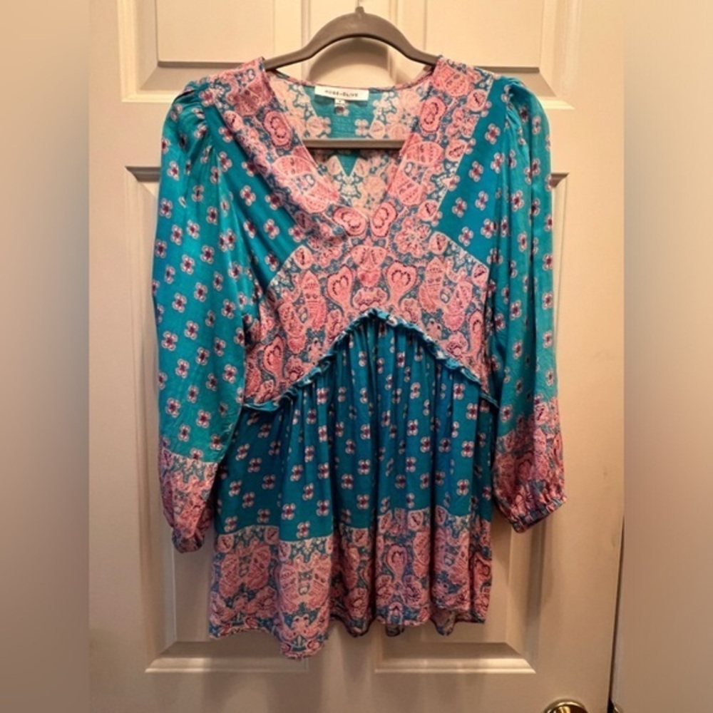 Rose & Olive top. Size, Small
